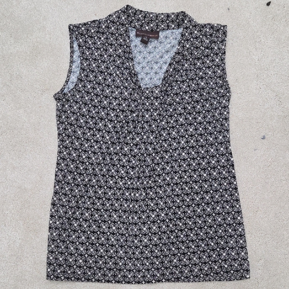 Dana Buchman Black and White Sleeveless Blouse